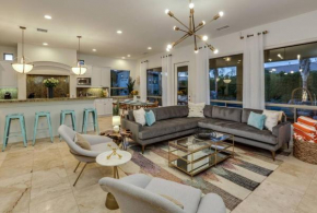 Clubhouse - Modern Villa w Pool, Fire Pit & Putting Green